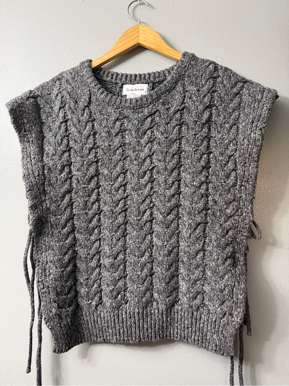 Heartloom Gray Cable-Knit Sleeveless Sweater Vest medium